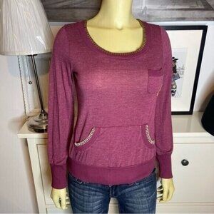 Embroidered Scoop neck Long Sleeve Top